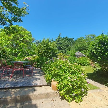 Maison En Pierre Dans Son Nid De Verdure Roz-Landrieux 외부 사진