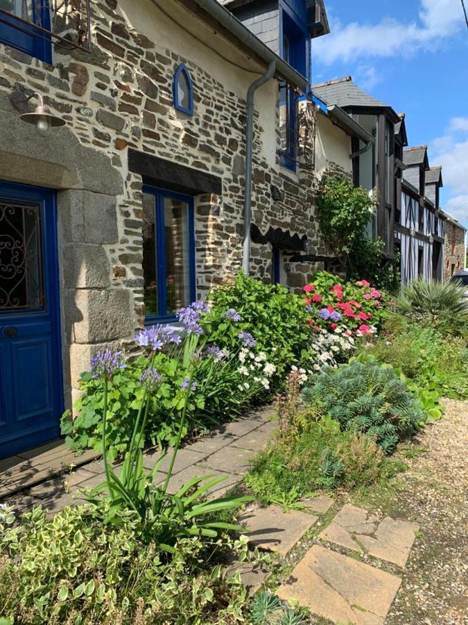 Maison En Pierre Dans Son Nid De Verdure Roz-Landrieux 외부 사진
