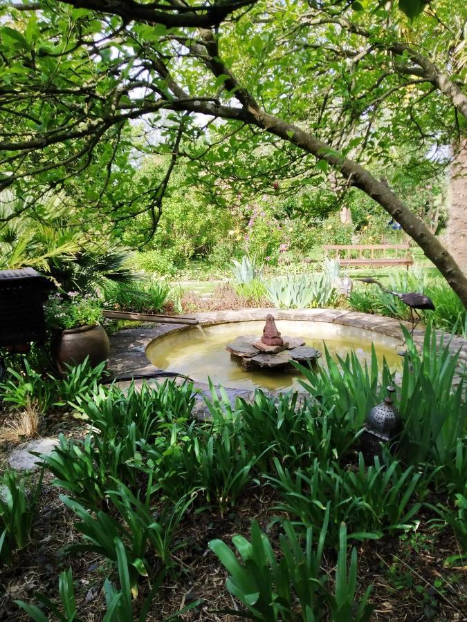 Maison En Pierre Dans Son Nid De Verdure Roz-Landrieux 외부 사진
