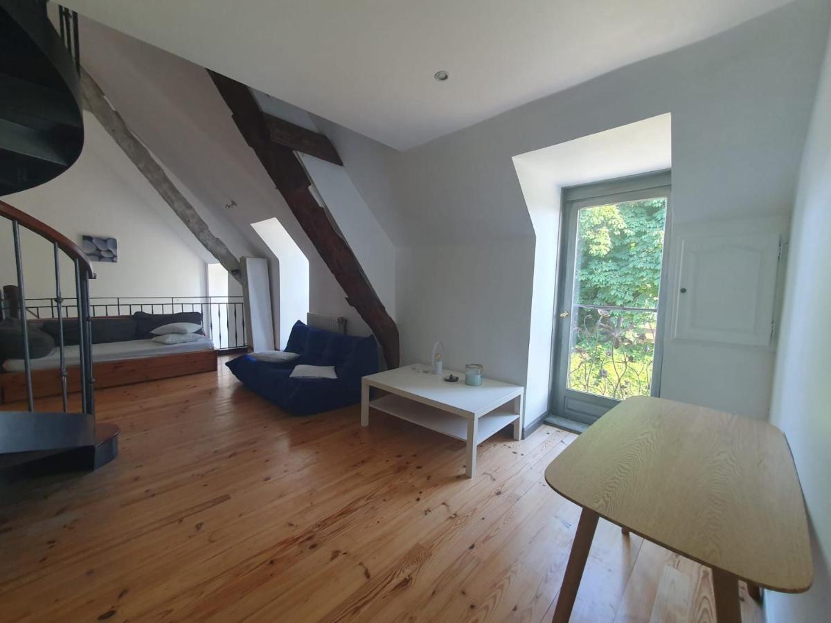 Maison En Pierre Dans Son Nid De Verdure Roz-Landrieux 외부 사진